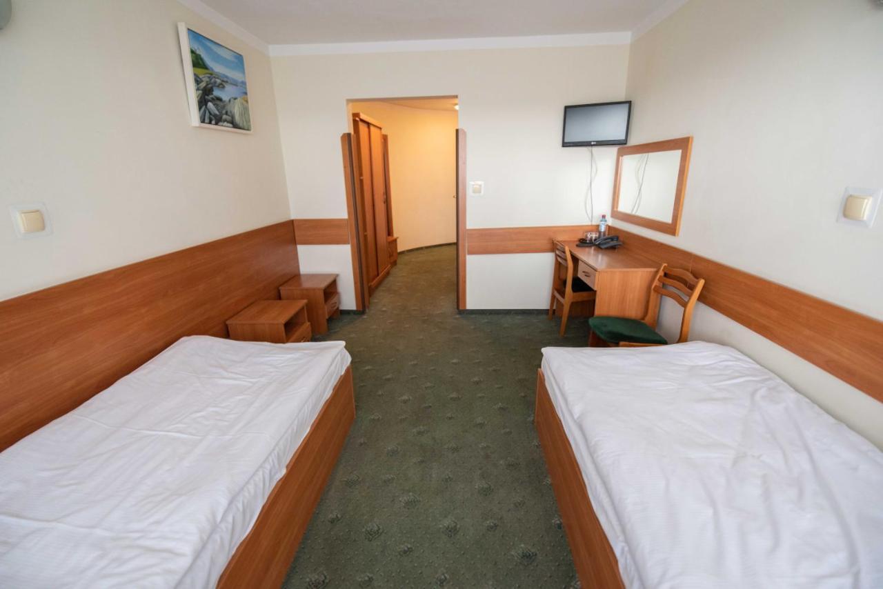 Hotel Reg Benz Mielec Esterno foto