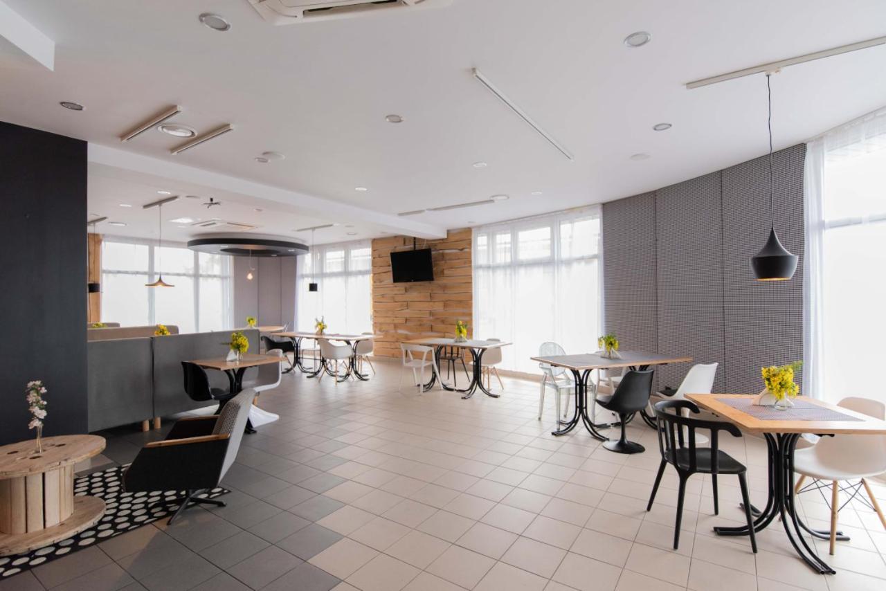 Hotel Reg Benz Mielec Esterno foto