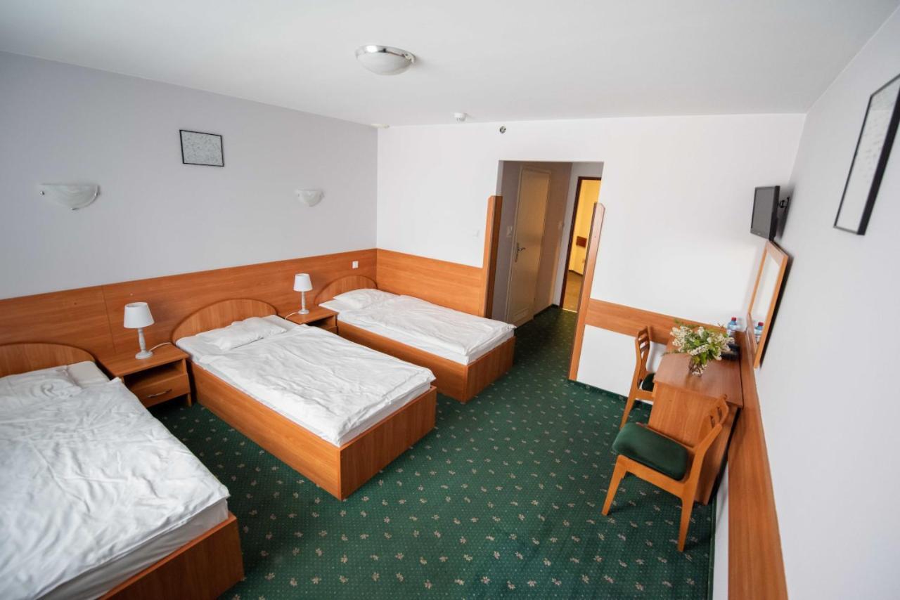 Hotel Reg Benz Mielec Esterno foto